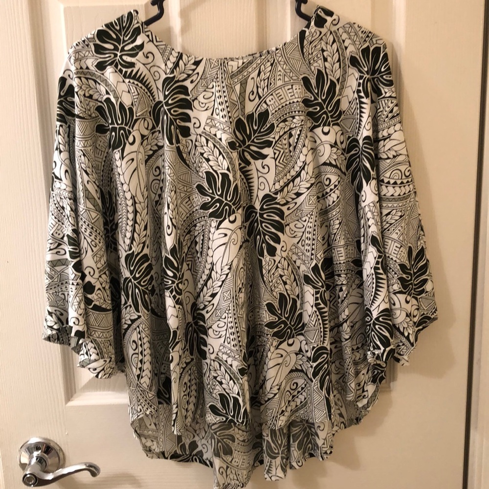 Hawaiian Print Top
